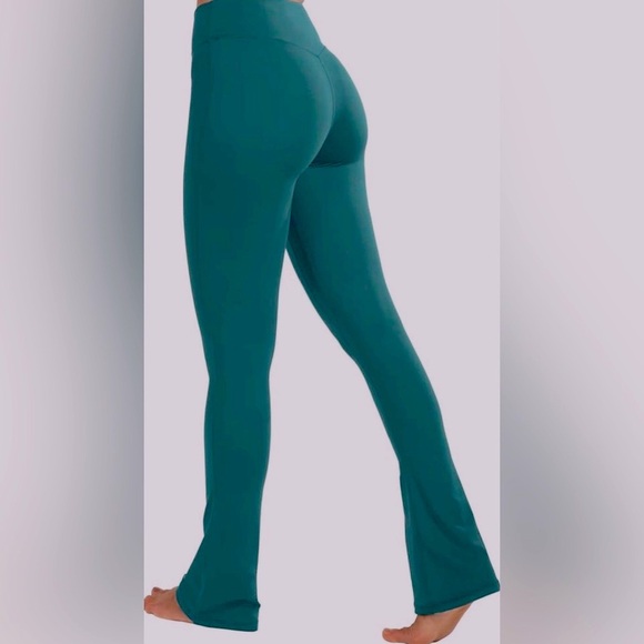 NWOT Sunzel Butterflycra High Waist Mini Flared Yoga Pants for Yoga Workout Gym - Picture 1 of 14